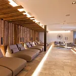 Truyenhof Hotel 4*