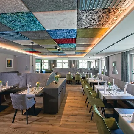 Truyenhof Hotel