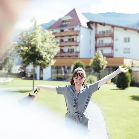 Truyenhof Hotel 4*
