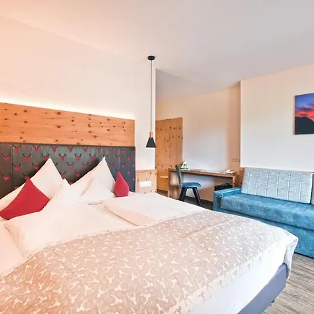 Truyenhof Hotel 4*