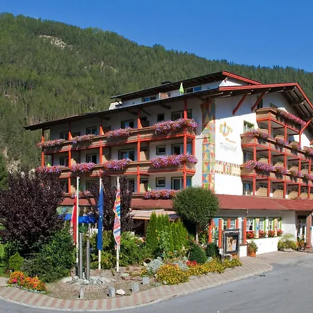 Truyenhof Hotel 4*
