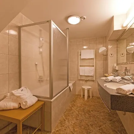 Truyenhof Hotel