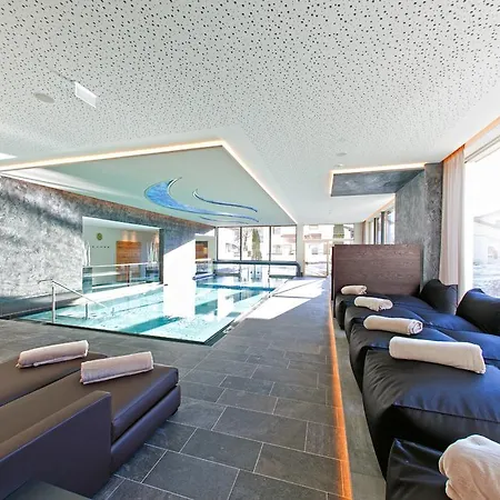 Truyenhof Hotel 4*